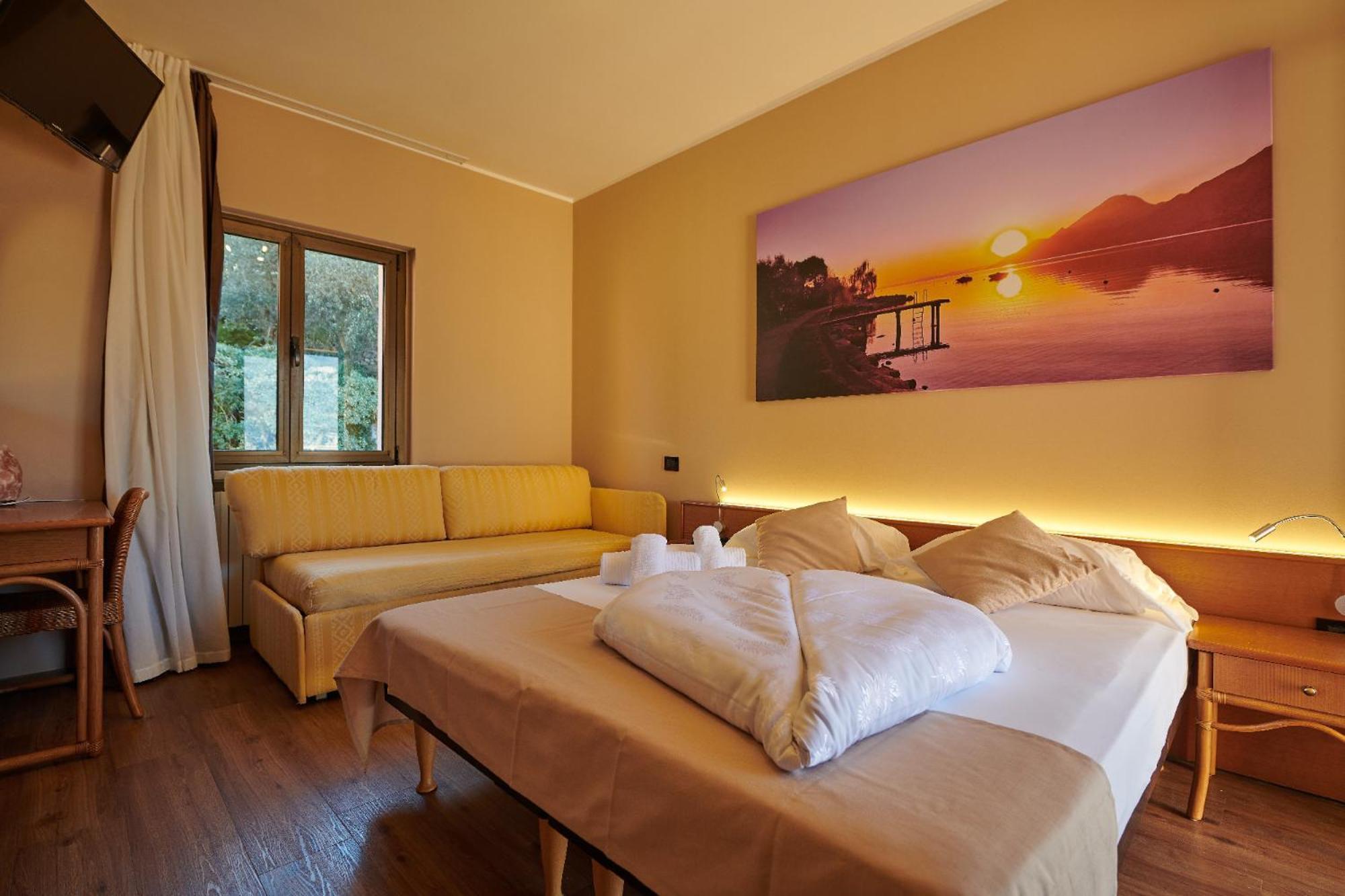 Hotel Eden Бренцоне сул Гарда Стая снимка