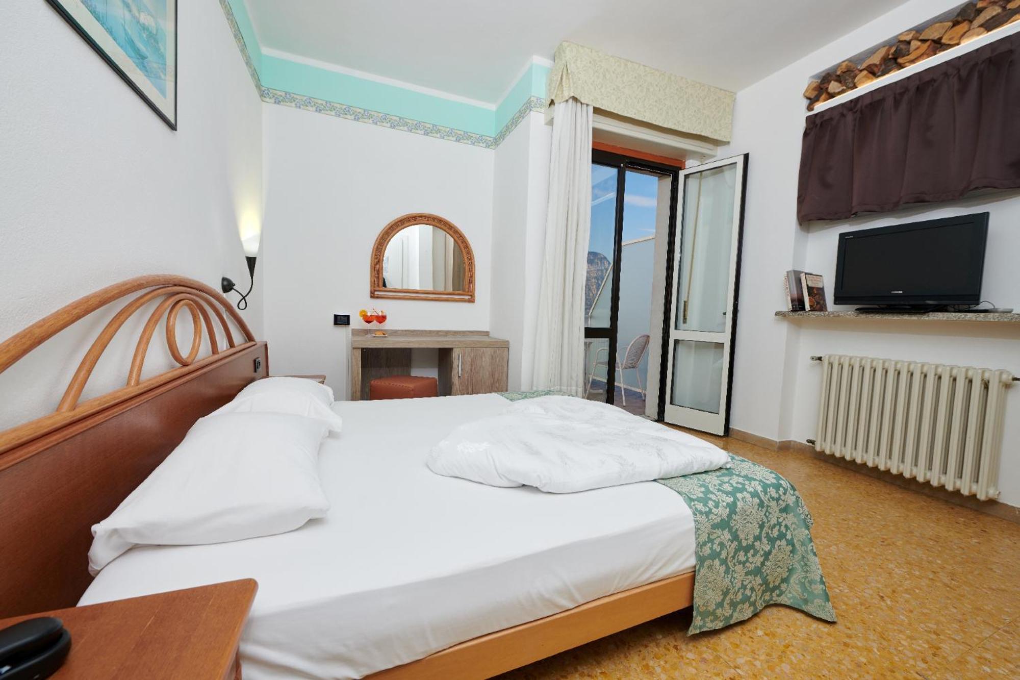 Hotel Eden Бренцоне сул Гарда Стая снимка