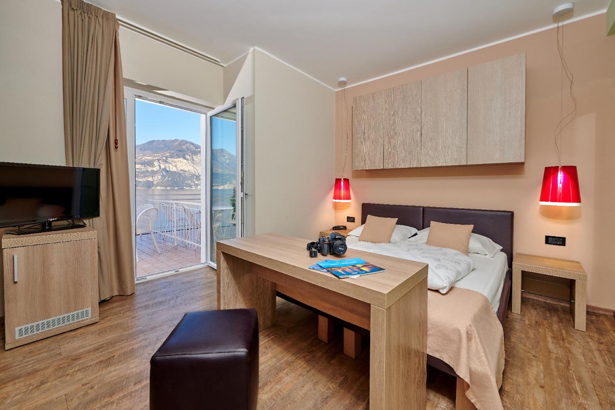 Hotel Eden Бренцоне сул Гарда Стая снимка