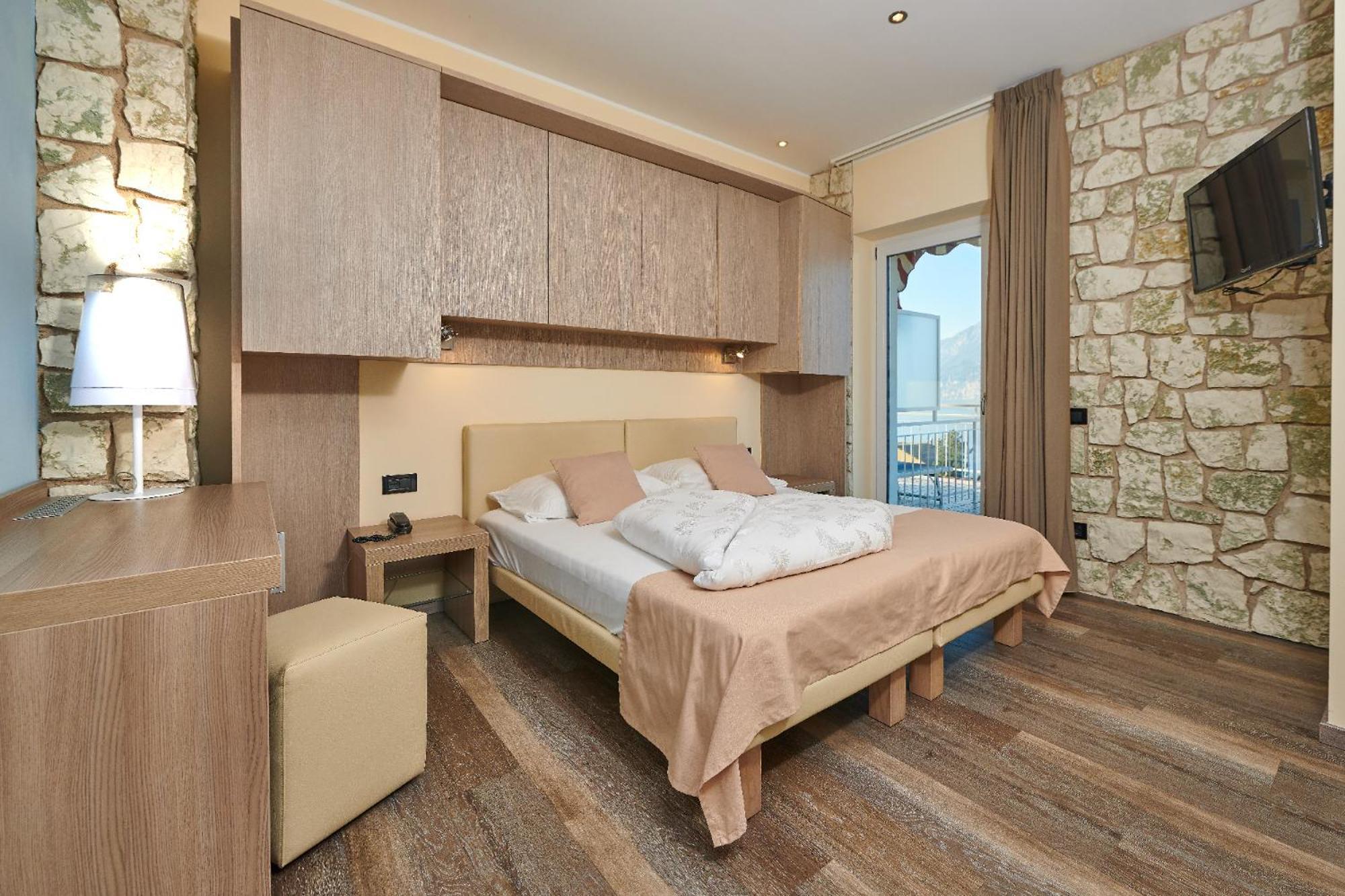 Hotel Eden Бренцоне сул Гарда Стая снимка