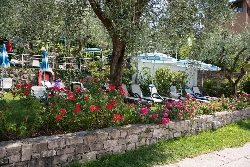 Hotel Eden Бренцоне сул Гарда Екстериор снимка